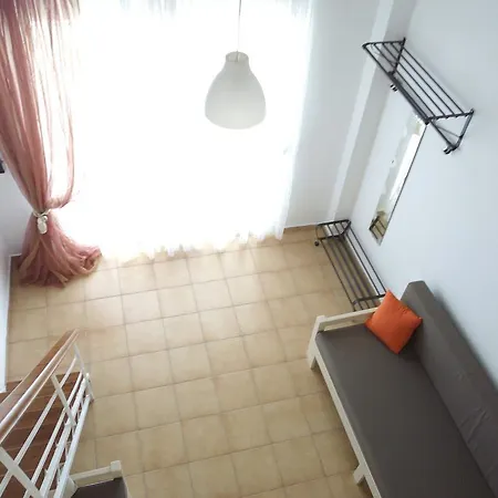 Apartament Amparoudes *