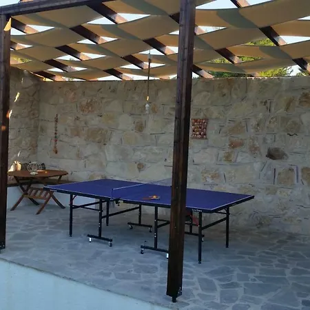 Amparoudes Apartament *