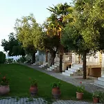 Apartment Amparoudes *