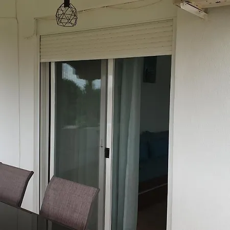 Amparoudes Apartment *