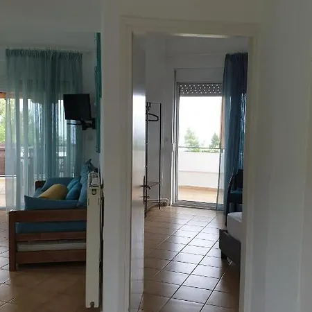 Apartment Amparoudes