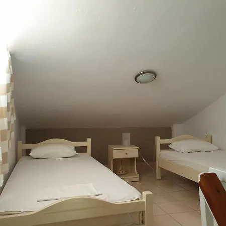 Amparoudes Appartement *