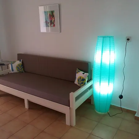 Apartment Amparoudes