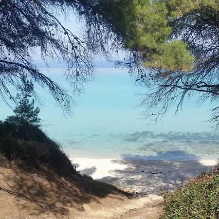 Apartman Amparoudes *