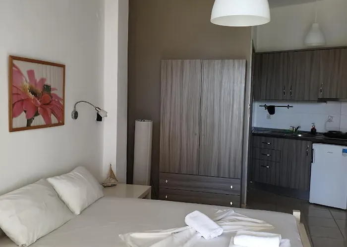 Apartman Amparoudes *